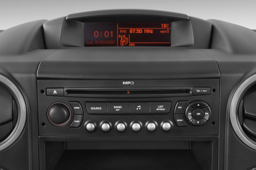 Peugeot Partner Tepee (Baujahr 2009) Outdoor 5 Türen Radio und Infotainmentsystem
