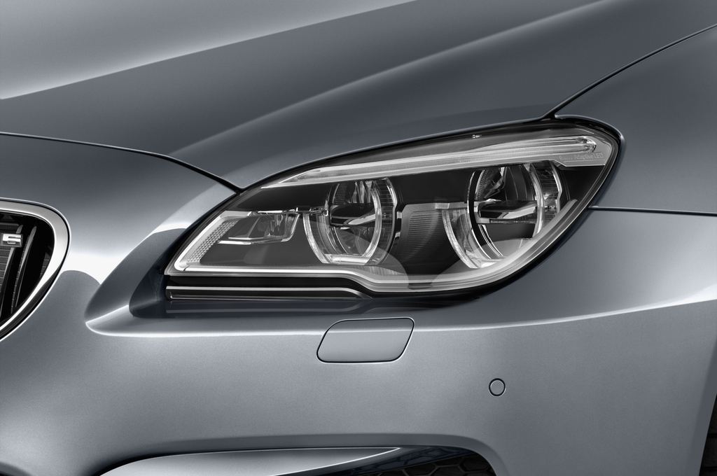BMW M6 (Baujahr 2017) - 2 Türen Scheinwerfer