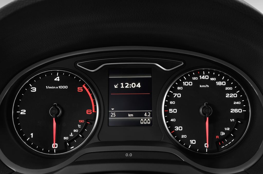 Audi A3 (Baujahr 2013) Ambition 5 Türen Tacho und Fahrerinstrumente