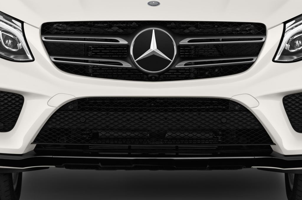 Mercedes GLE (Baujahr 2016) AMG Line 5 Türen Kühlergrill und Scheinwerfer