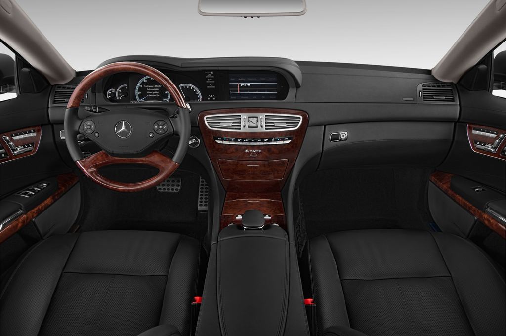 Mercedes CL-Class (Baujahr 2011) CL 500 2 Türen Cockpit und Innenraum