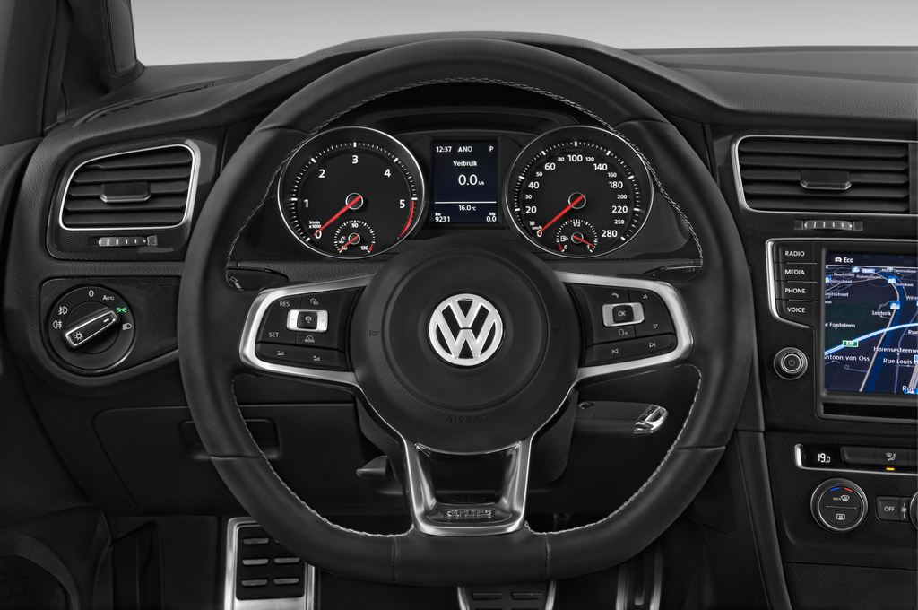 Volkswagen Golf (Baujahr 2015) GTD 5 Türen Lenkrad