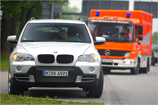 BMW-Nothalteassistent soll Auto ohne Zutun des Fahrers stoppen