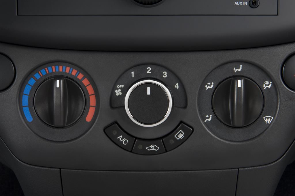 Chevrolet Aveo (Baujahr 2010) LT 4 Türen Temperatur und Klimaanlage