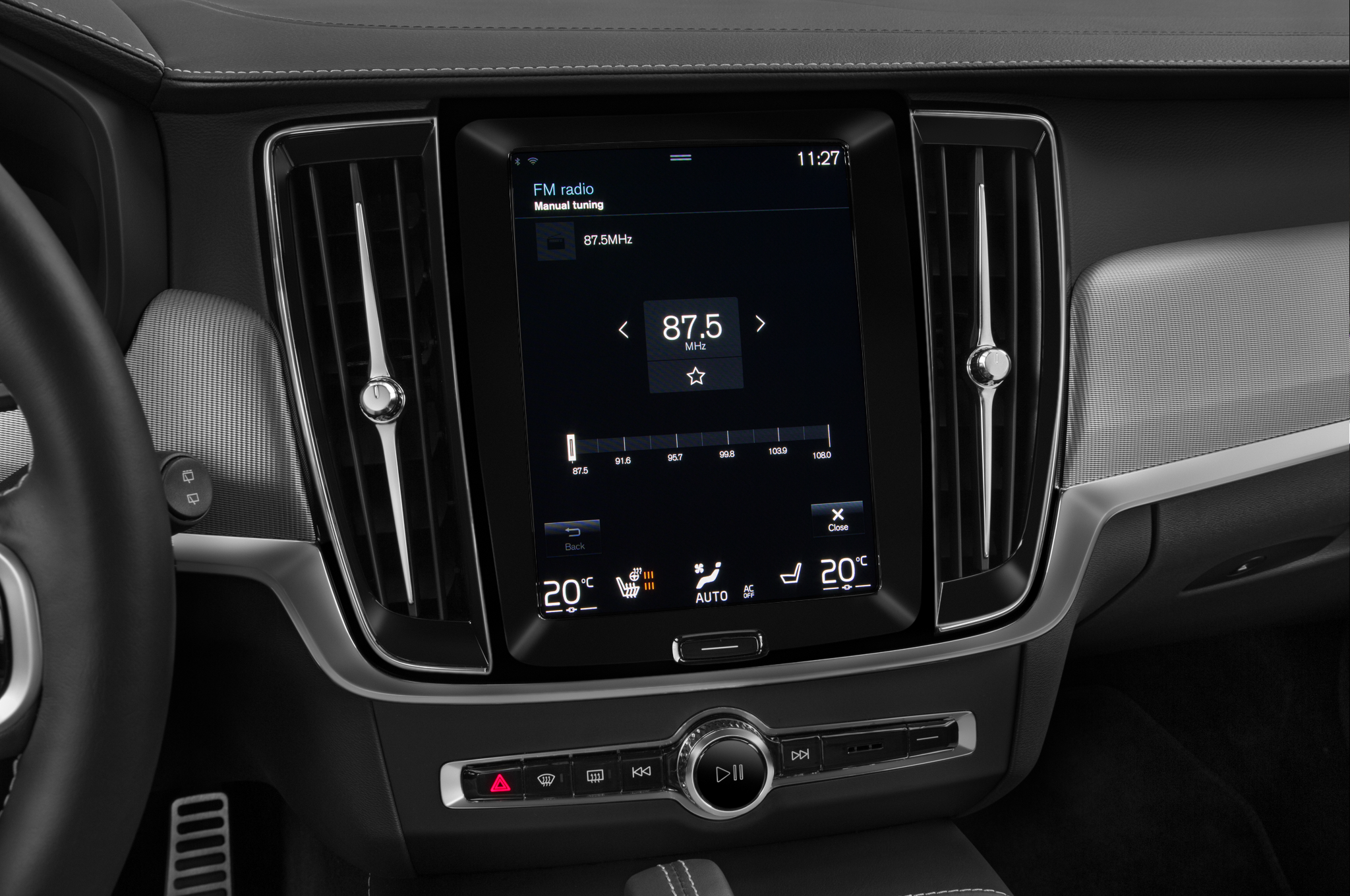 Volvo V90 Recharge (Baujahr 2021) R-Design 5 Türen Radio und Infotainmentsystem