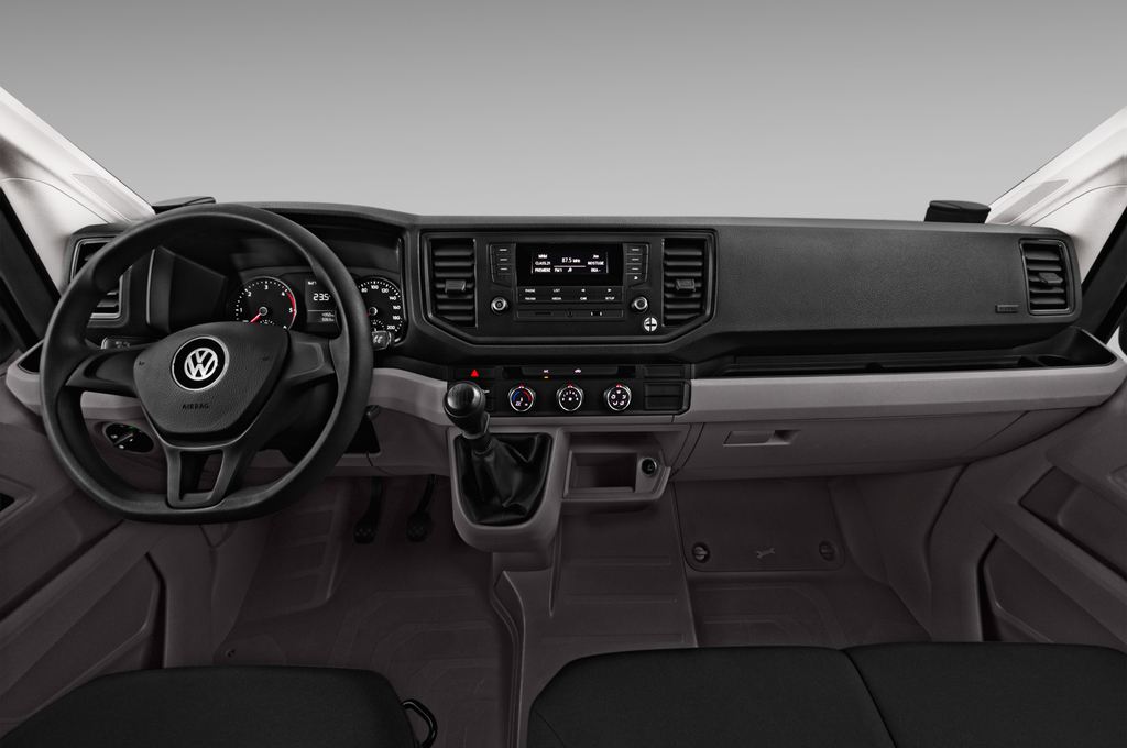 Volkswagen Crafter (Baujahr 2017) - 4 Türen Cockpit und Innenraum