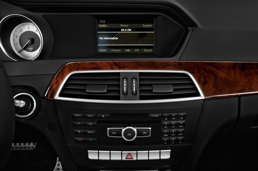 Mercedes C-Class (Baujahr 2014) Sport 4 Türen Radio und Infotainmentsystem