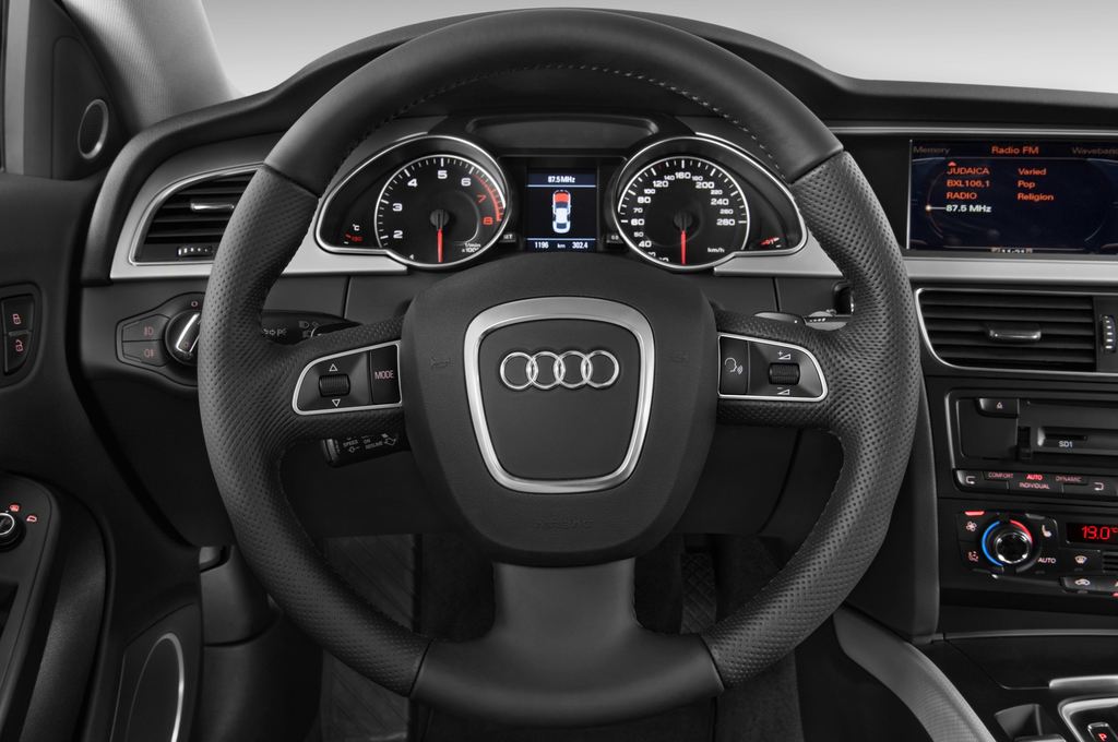 Audi A5 (Baujahr 2011) - 5 Türen Lenkrad