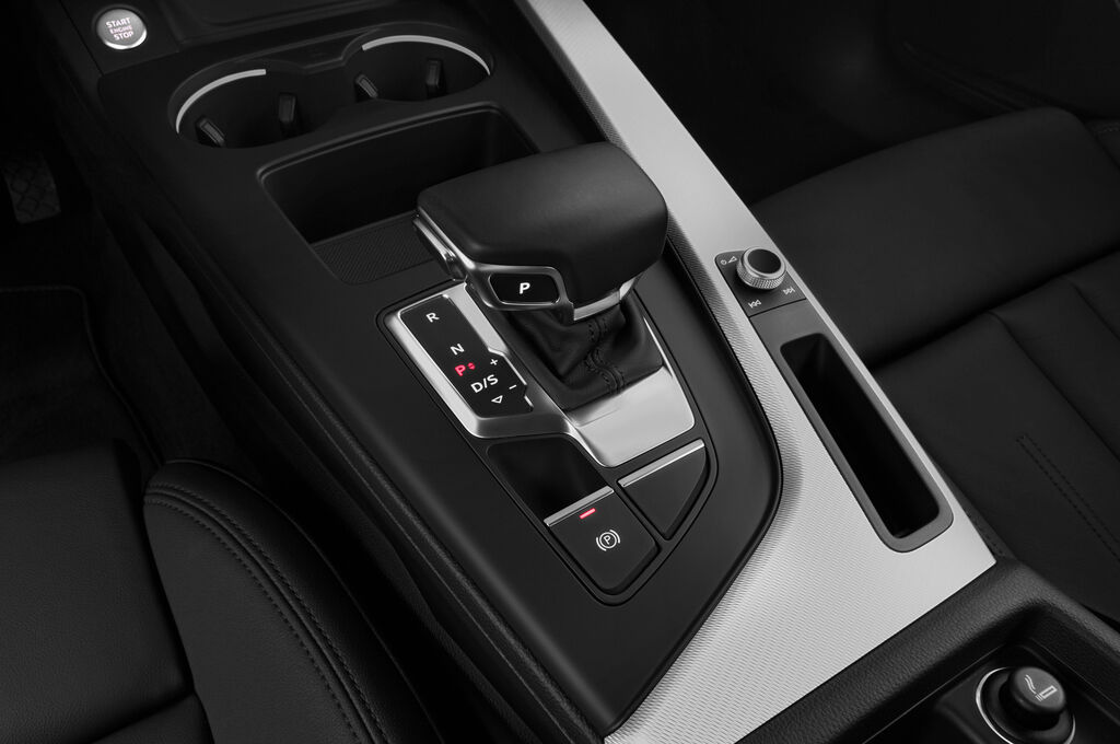 Audi A4 (Baujahr 2020) Advanced 4 Türen Schalthebel