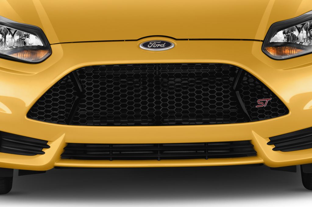 Ford Focus (Baujahr 2012) ST 5 Türen Kühlergrill und Scheinwerfer