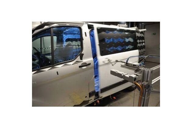 Harte Praxistests für neuen Ford Tourneo Custom