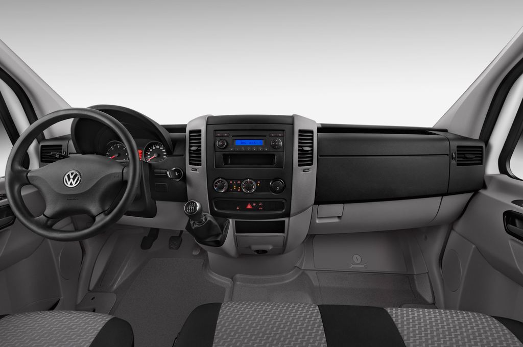 Volkswagen Crafter (Baujahr 2014) L3H2 4 Türen Cockpit und Innenraum