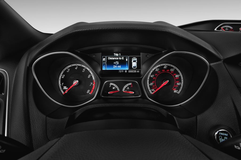 Ford Focus (Baujahr 2012) ST 5 Türen Tacho und Fahrerinstrumente
