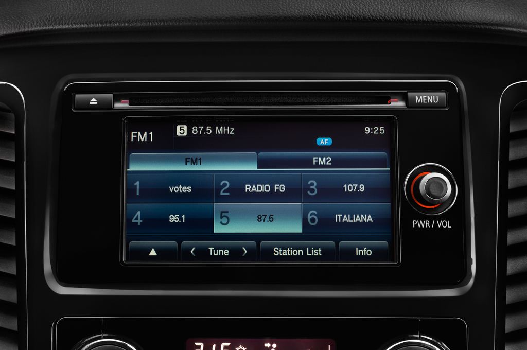 FIAT Fullback (Baujahr 2017) LX 4 Türen Radio und Infotainmentsystem