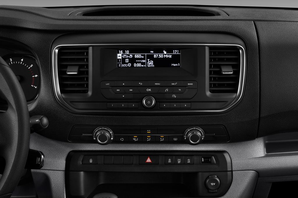 Toyota Proace Verso (Baujahr 2017) - 5 Türen Mittelkonsole