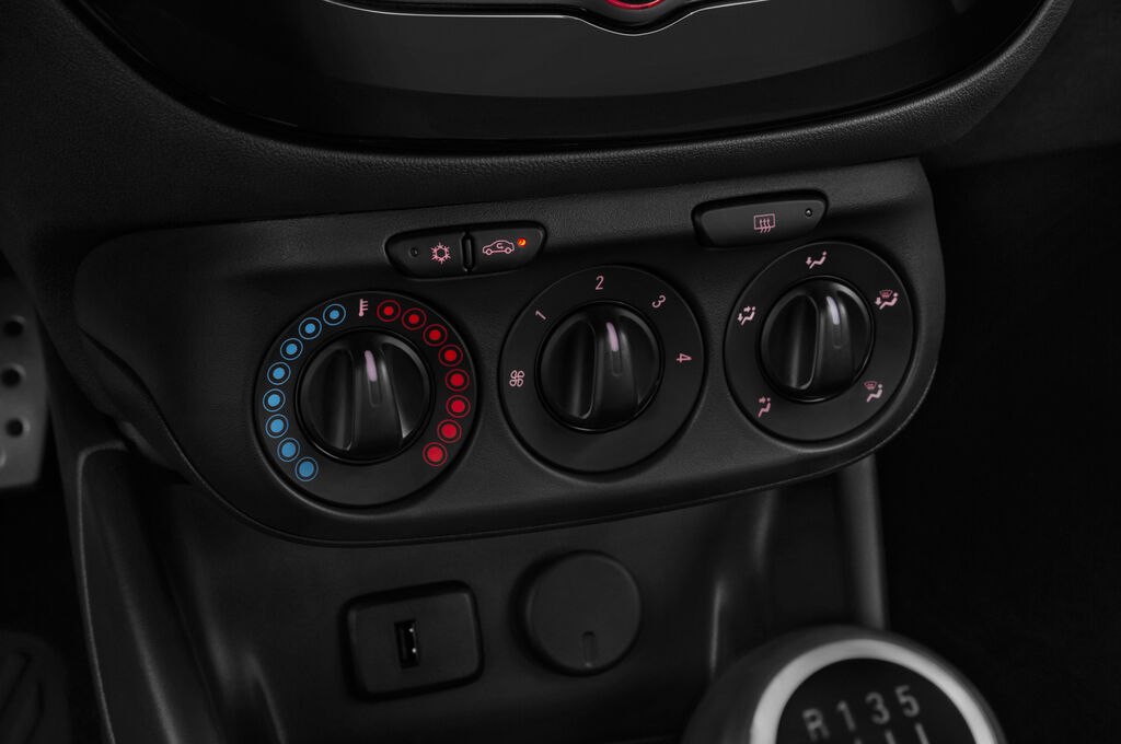 Opel Corsa (Baujahr 2018) Color Edition 5 Türen Temperatur und Klimaanlage