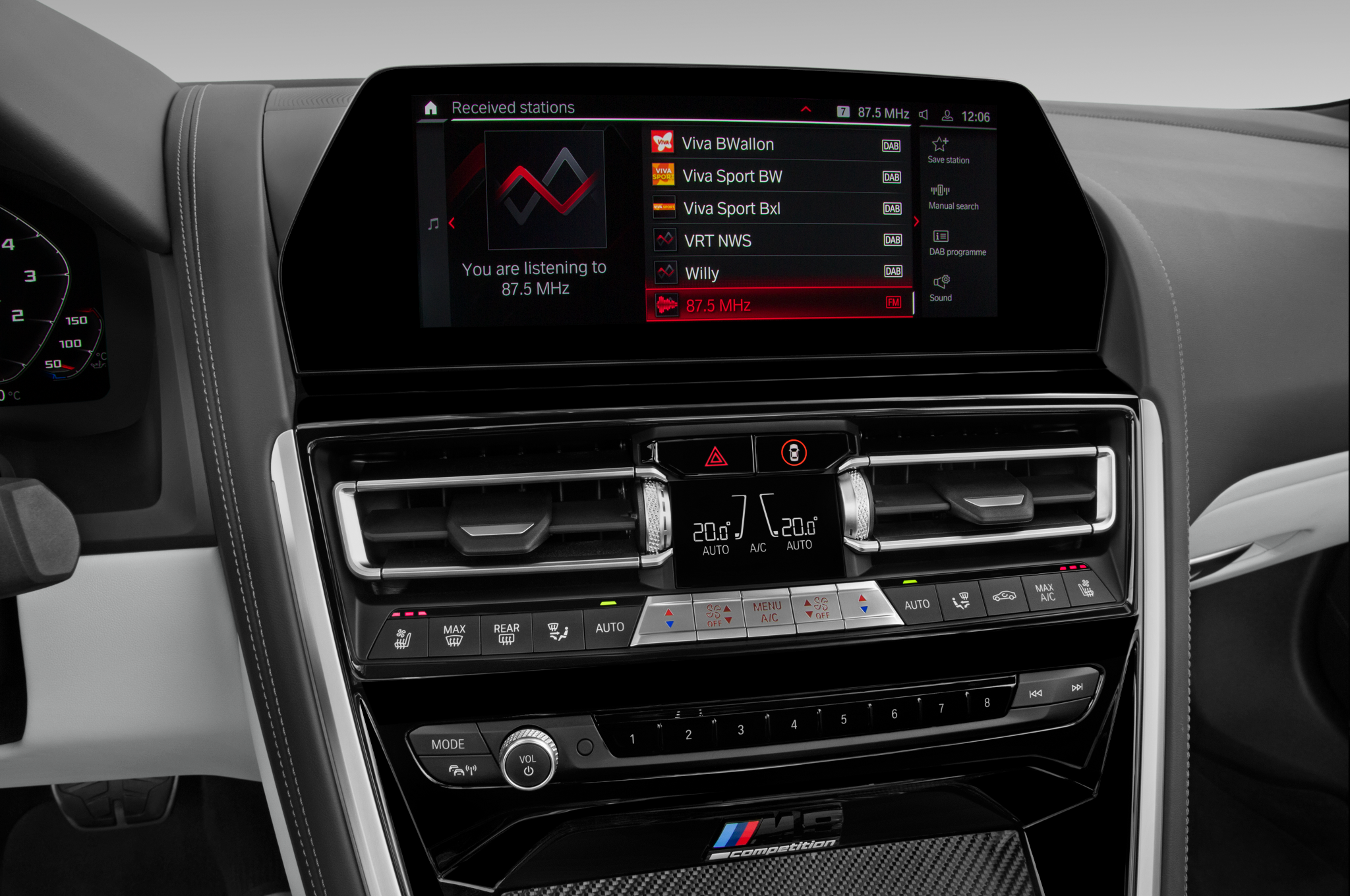 BMW M8 (Baujahr 2021) Competition 2 Türen Radio und Infotainmentsystem