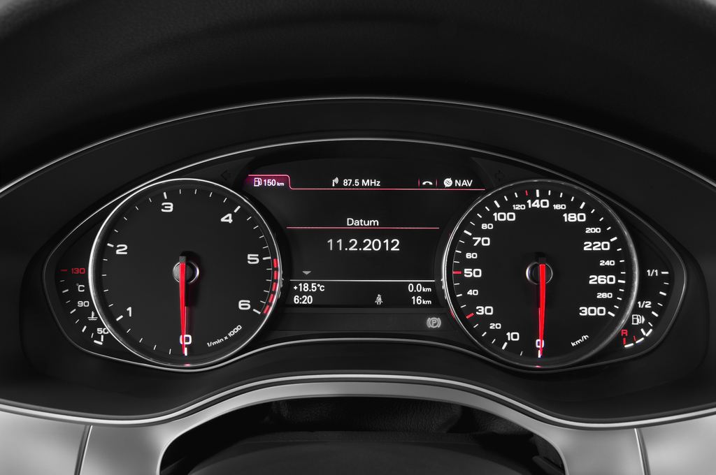Audi A6 (Baujahr 2012) - 5 Türen Tacho und Fahrerinstrumente