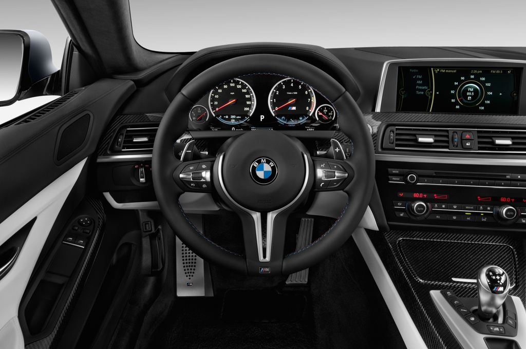 BMW M6 (Baujahr 2017) - 2 Türen Lenkrad