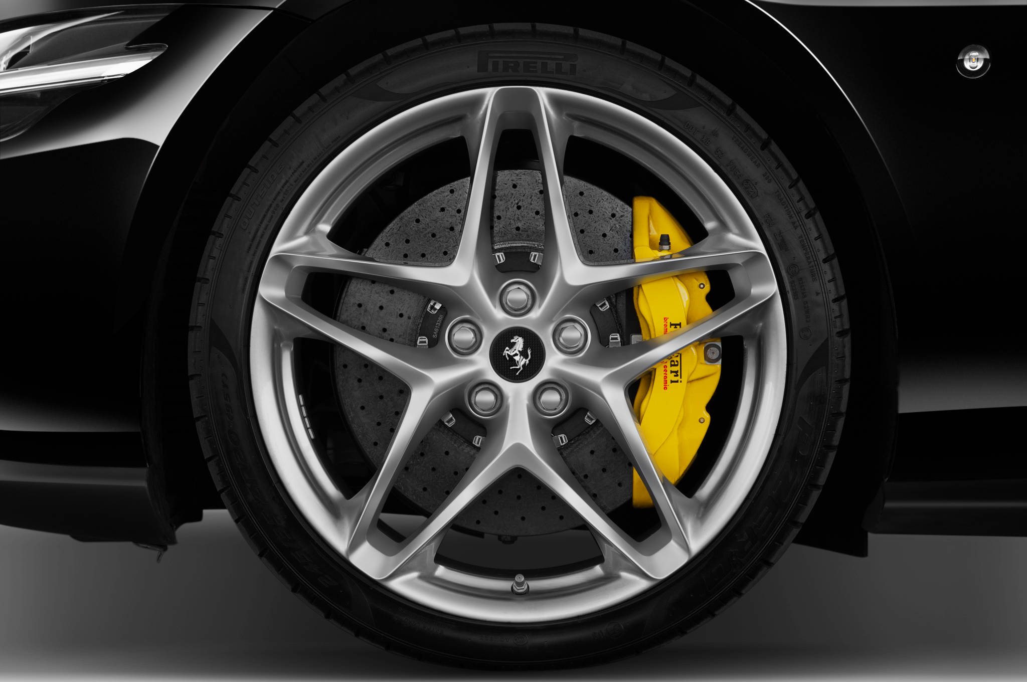 Ferrari Roma (Baujahr 2023) - 2 Türen Reifen und Felge