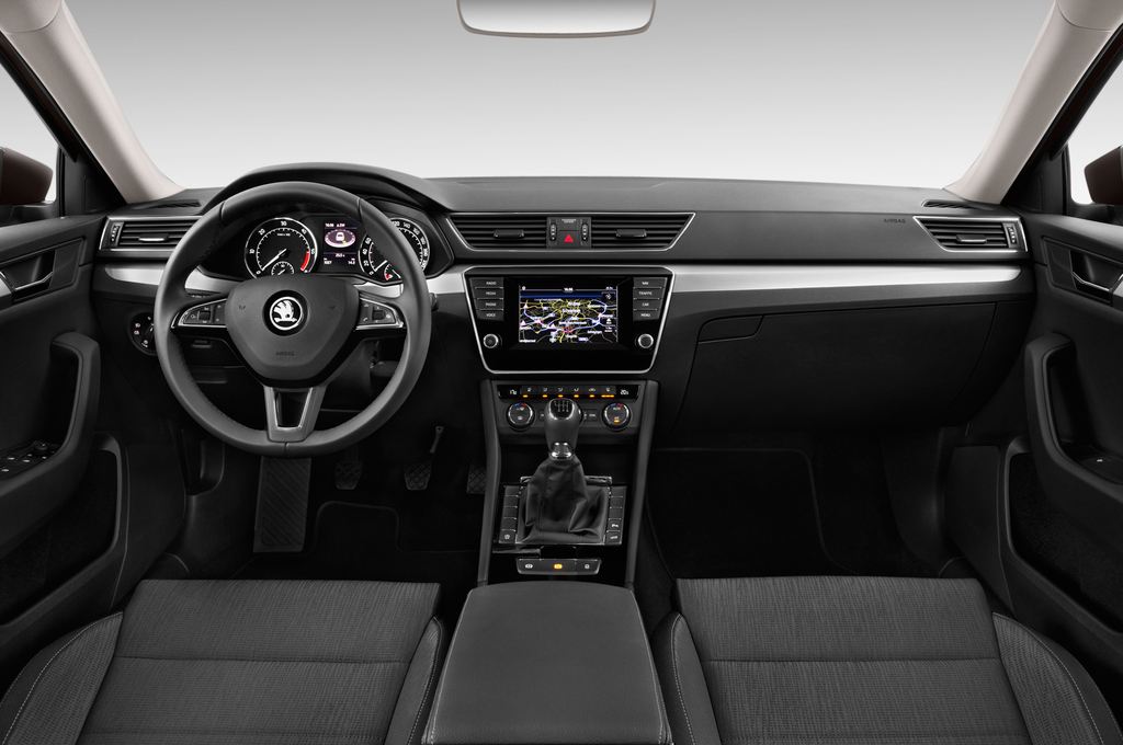 Skoda Superb (Baujahr 2016) Ambition 5 Türen Cockpit und Innenraum