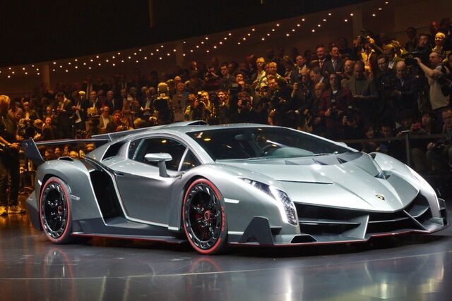 Lamborghini Veneno - Stier gewinnt