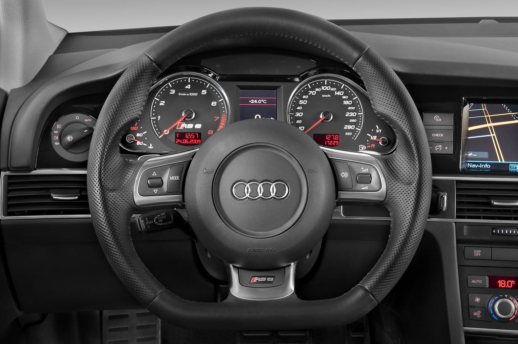 Audi RS6 (Baujahr 2010) - 5 Türen Lenkrad