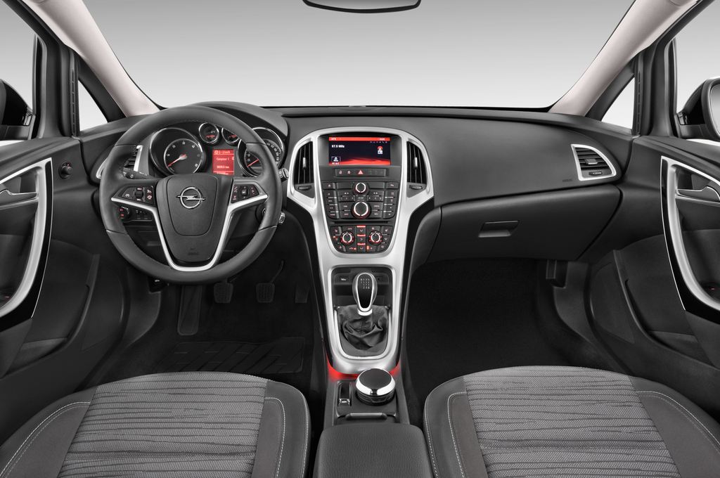 Opel Astra (Baujahr 2015) Style 5 Türen Cockpit und Innenraum