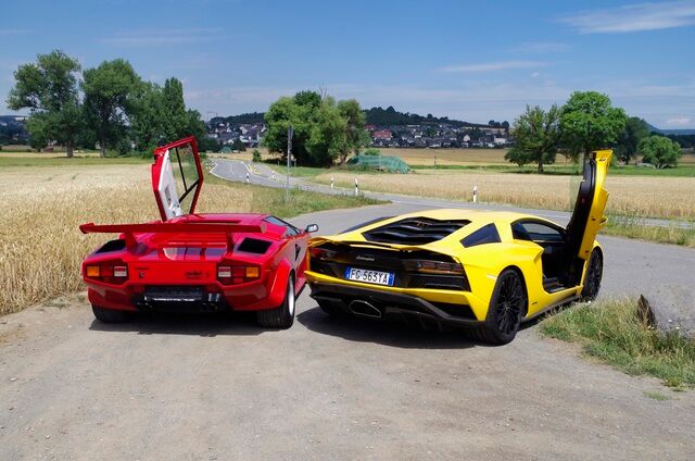 Impression: Lamborghini Countach LP 500 S und Aventador S Coupé - Geflügelte Werte
