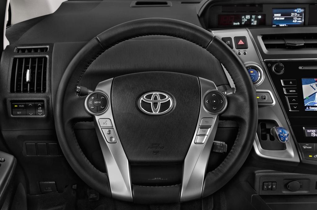 Toyota Prius+ (Baujahr 2016) Comfort 5 Türen Lenkrad