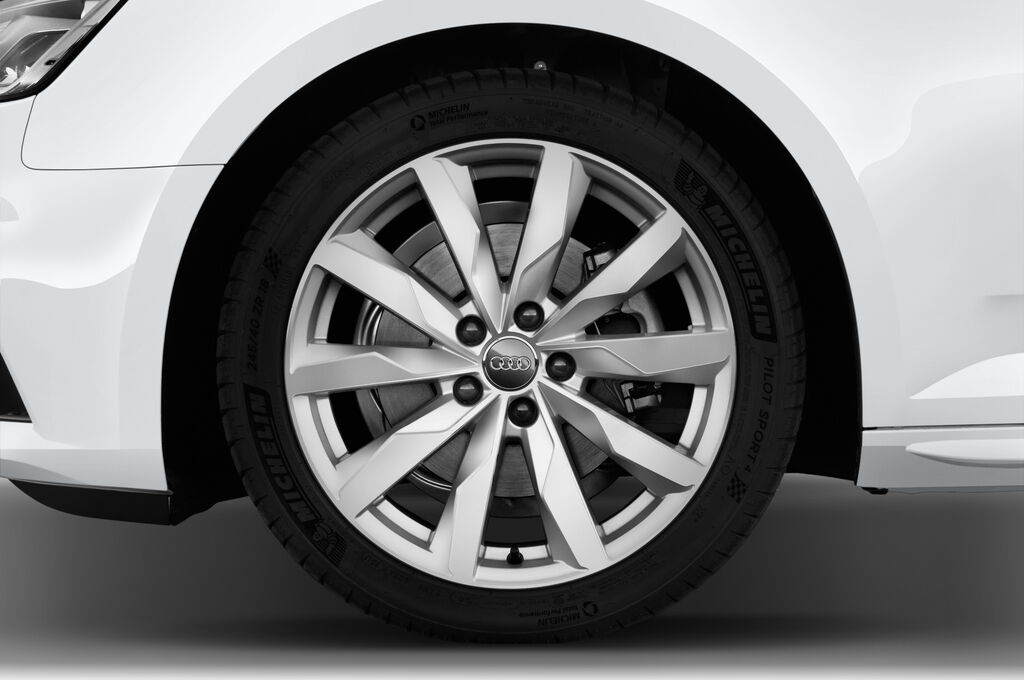 Audi A4 (Baujahr 2018) Sport 4 Türen Reifen und Felge