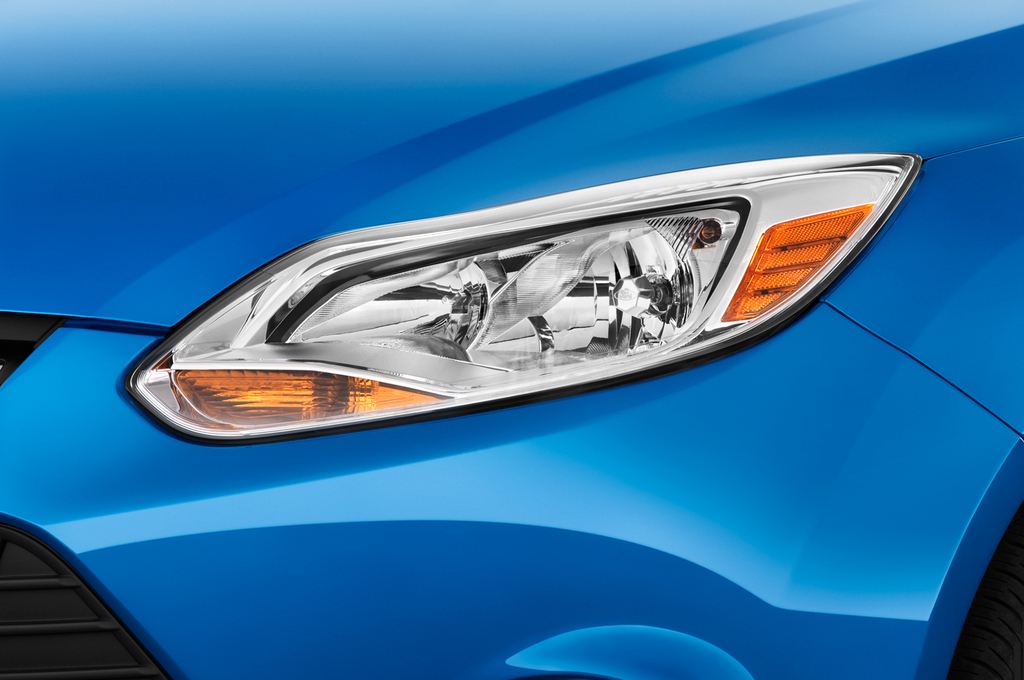 Ford Focus (Baujahr 2011) Titanium 5 Türen Scheinwerfer