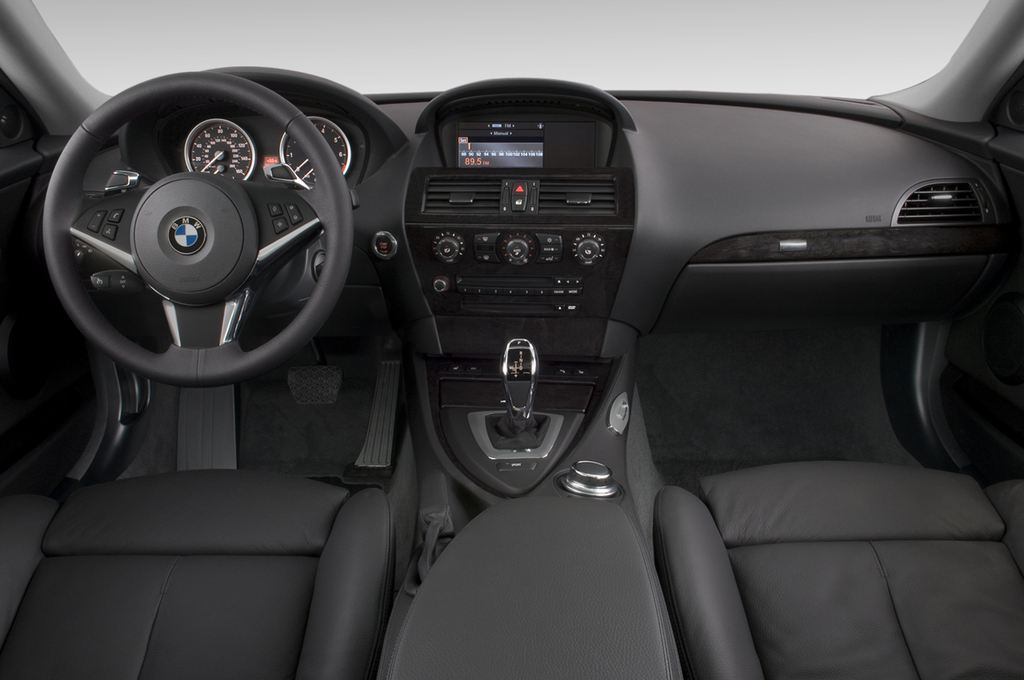 BMW 6 Series (Baujahr 2010) 650i  2 Türen Cockpit und Innenraum