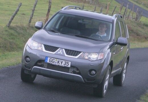 Mitsubishi Outlander SUV (2007–2013)