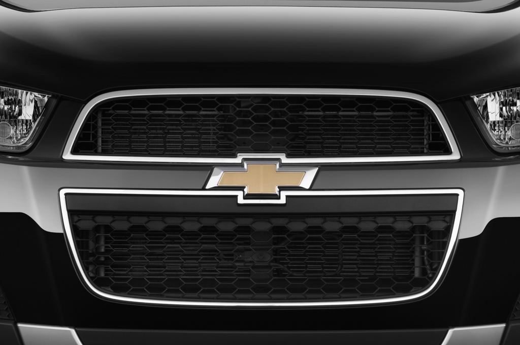 Chevrolet Captiva (Baujahr 2014) LT 5 Türen Kühlergrill und Scheinwerfer