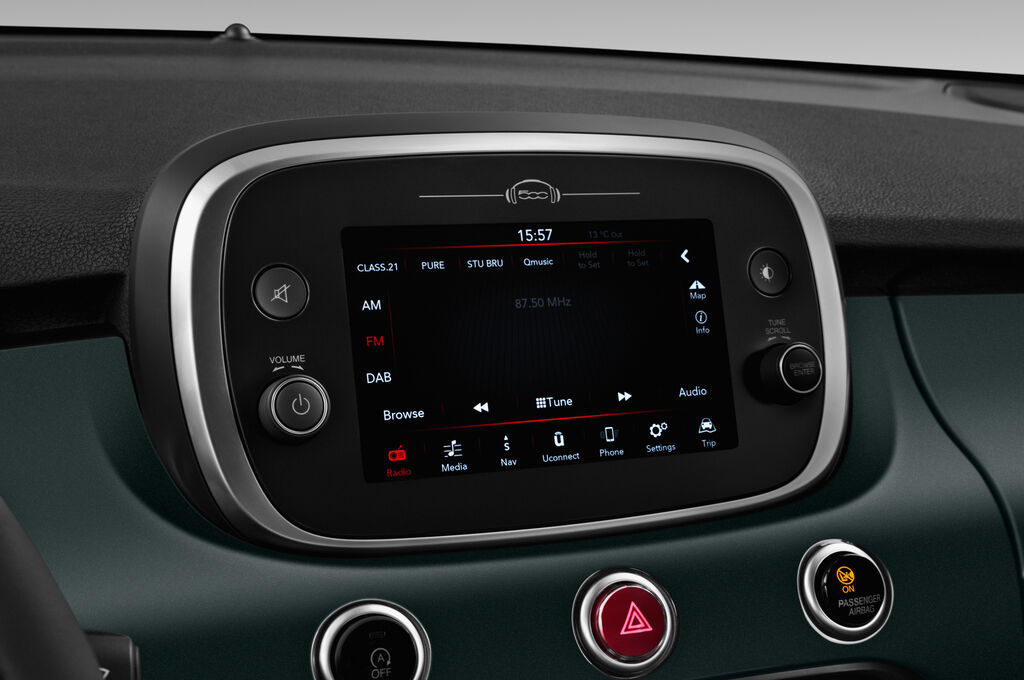 FIAT 500X (Baujahr 2019) Cross 5 Türen Radio und Infotainmentsystem