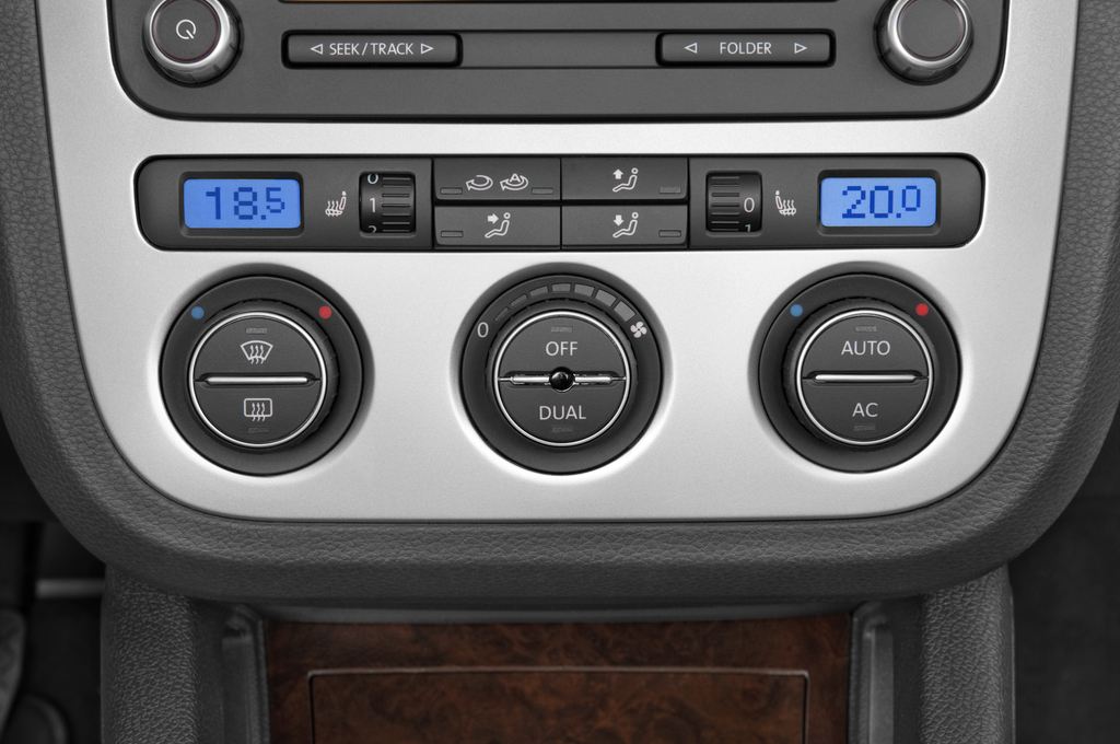 Volkswagen Eos (Baujahr 2010) Individual 2 Türen Temperatur und Klimaanlage