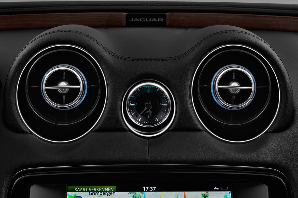 Jaguar XJ (Baujahr 2016) Premium Luxury 4 Türen Lüftung