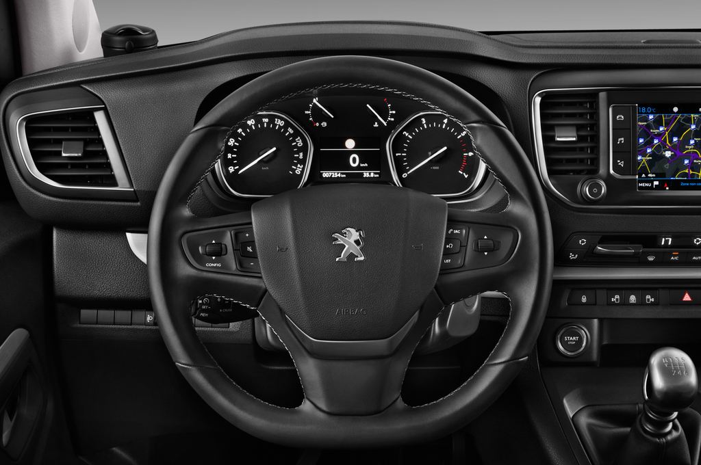 Peugeot Traveller (Baujahr 2017) Allure 4 Türen Lenkrad