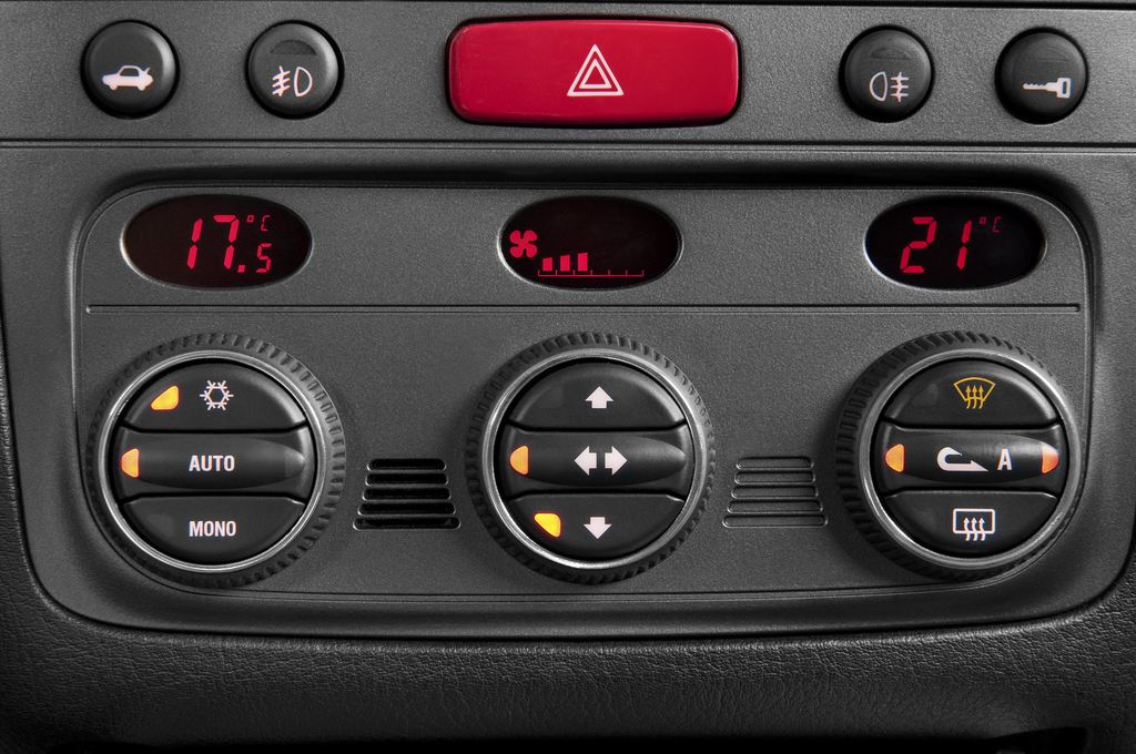 Alfa Romeo GT (Baujahr 2009) Quadrifoglio Verde 3 Türen Temperatur und Klimaanlage