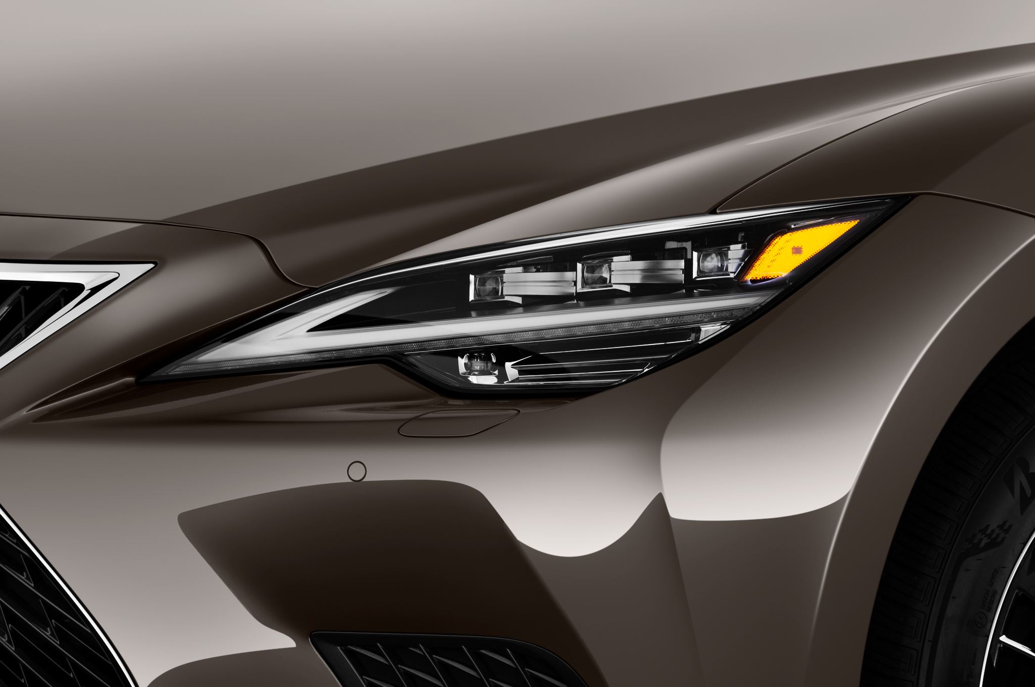 Lexus LS (Baujahr 2022) Base 500h 4 Türen Scheinwerfer