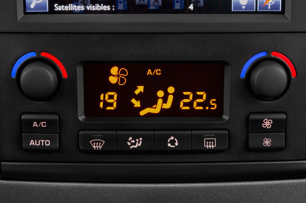 Peugeot Partner Tepee (Baujahr 2016) Outdoor 5 Türen Temperatur und Klimaanlage