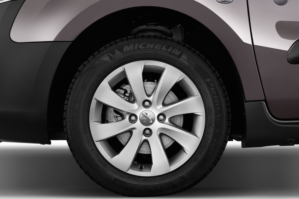 Peugeot Partner Tepee (Baujahr 2016) Outdoor 5 Türen Reifen und Felge