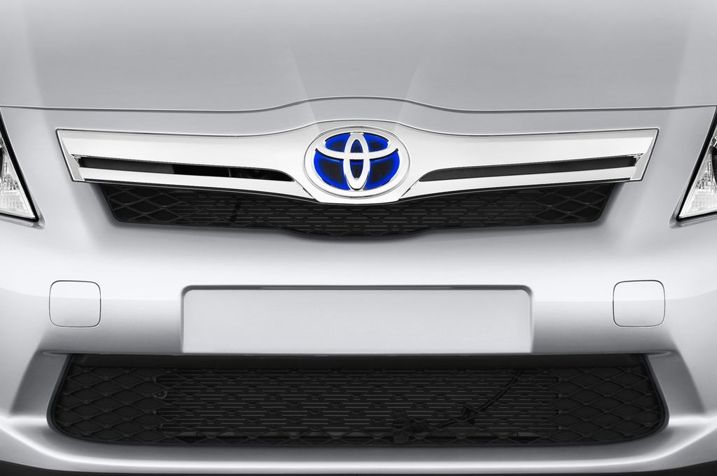 Toyota Auris (Baujahr 2011) Executive 5 Türen Kühlergrill und Scheinwerfer