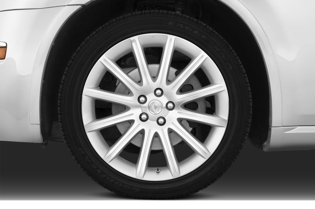Chrysler 300 (Baujahr 2010) - 5 Türen Reifen und Felge