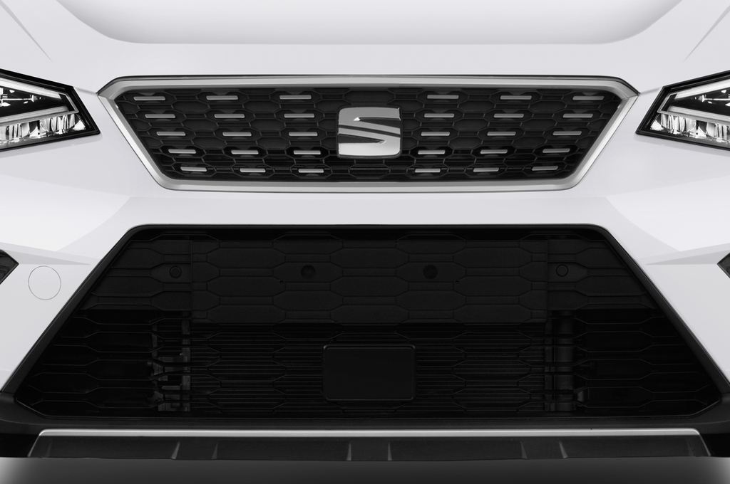 SEAT Arona (Baujahr 2018) Xcellence 5 Türen Kühlergrill und Scheinwerfer