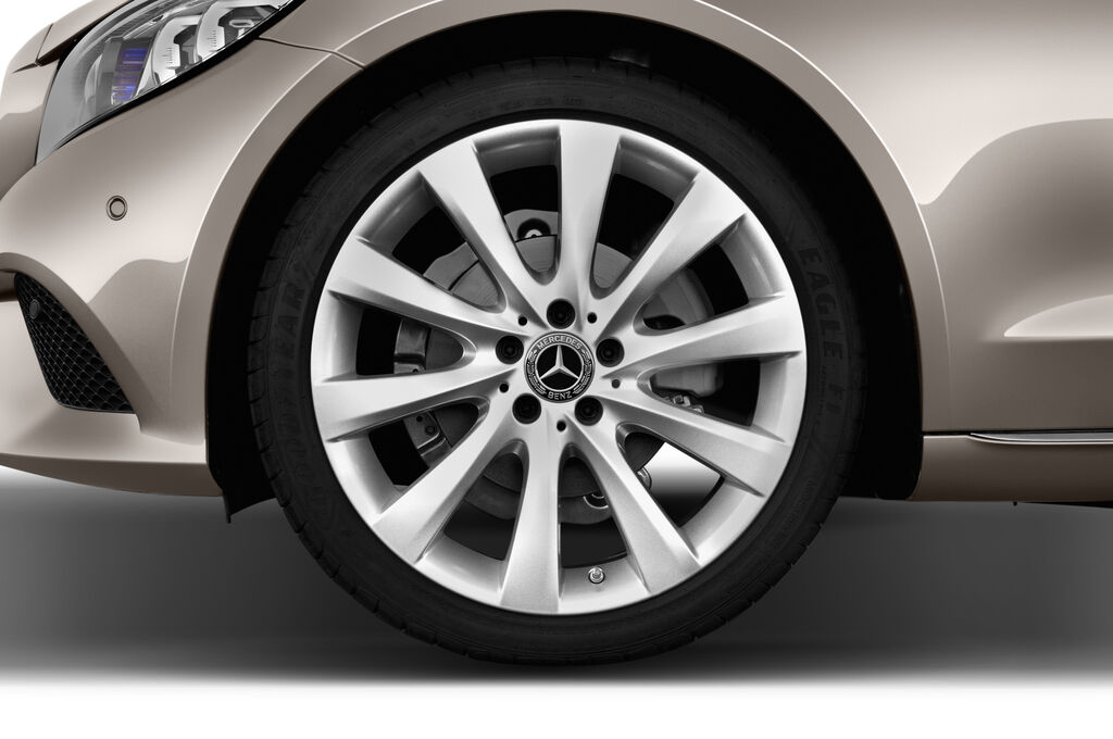Mercedes C Class (Baujahr 2019) Avantgarde 4 Türen Reifen und Felge