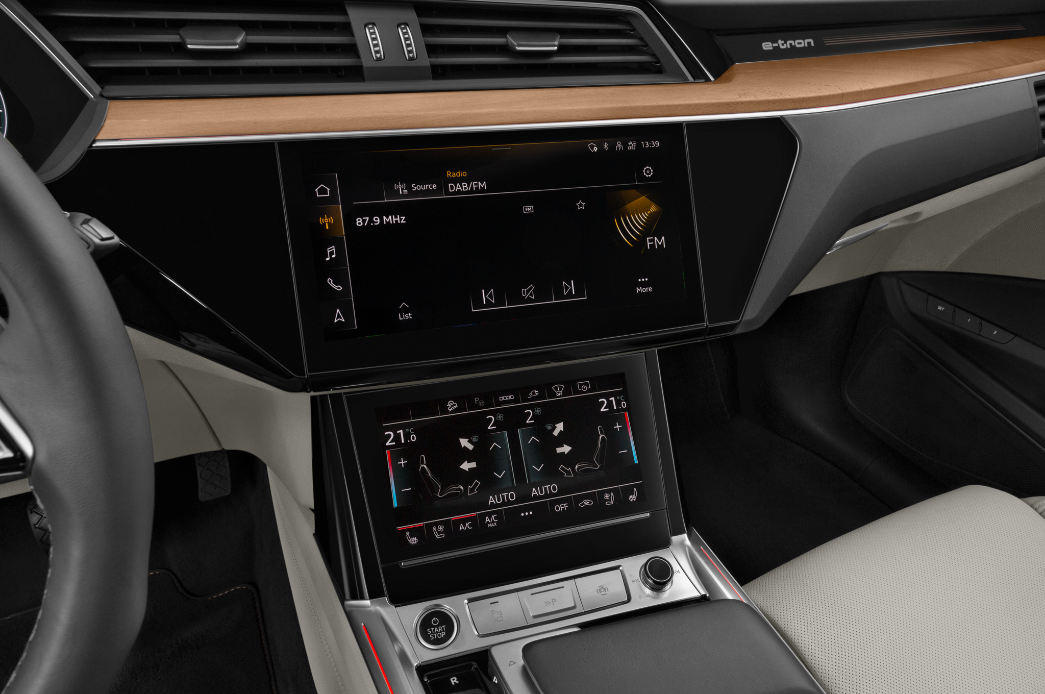 Audi Q8 e-tron (Baujahr 2023) Advanced 5 Türen Radio und Infotainmentsystem