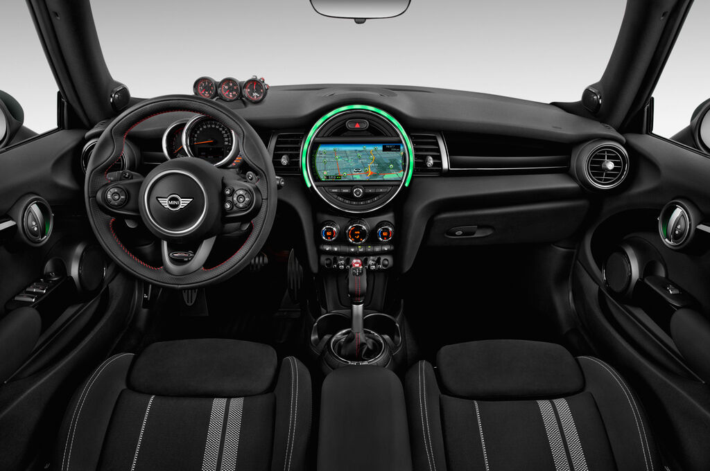 MINI MINI (Baujahr 2018) John Cooper Works 2 Türen Cockpit und Innenraum