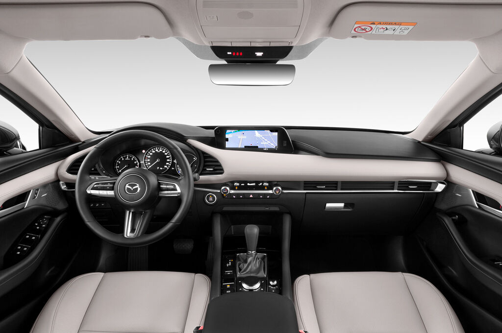 Mazda Mazda3 (Baujahr 2020) Skyactive 4 Türen Cockpit und Innenraum